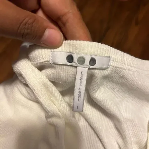 New Three Dots top - Picture 3 of 4